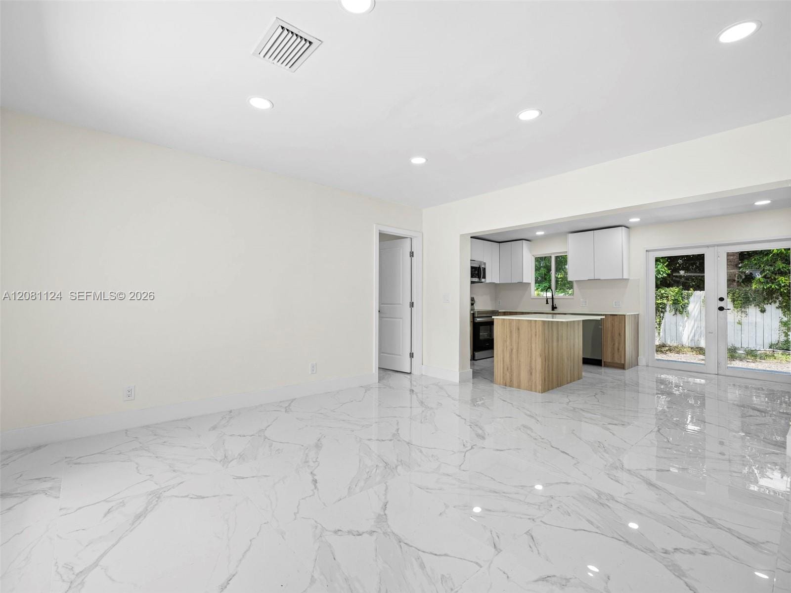 3651 SW 40th Avenue — photo 3