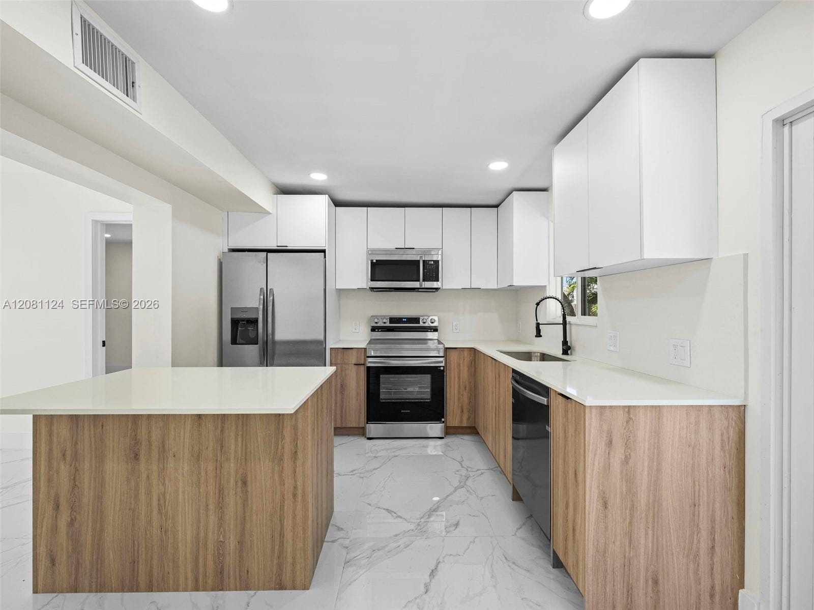 3651 SW 40th Avenue — photo 9