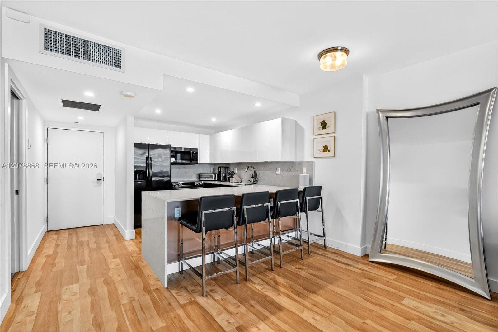 2301 Collins Avenue 714 — photo 9