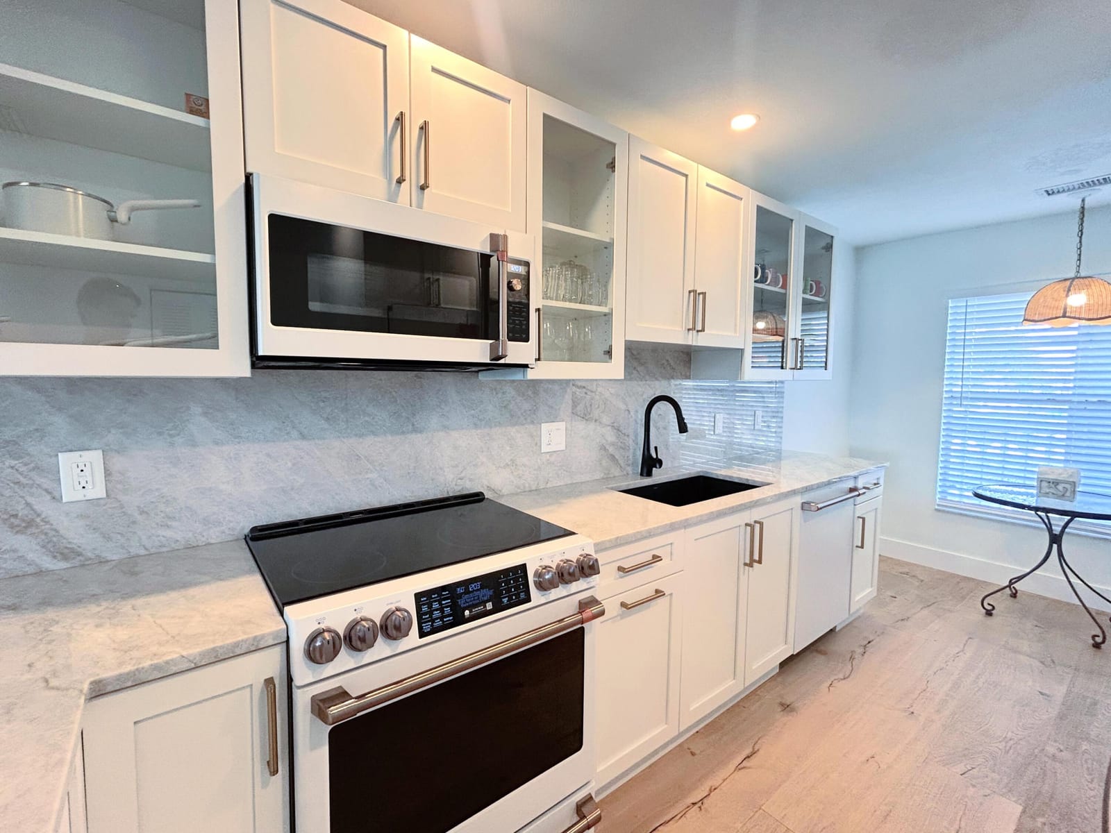 1030 SILK OAK Terrace 203 — photo 2