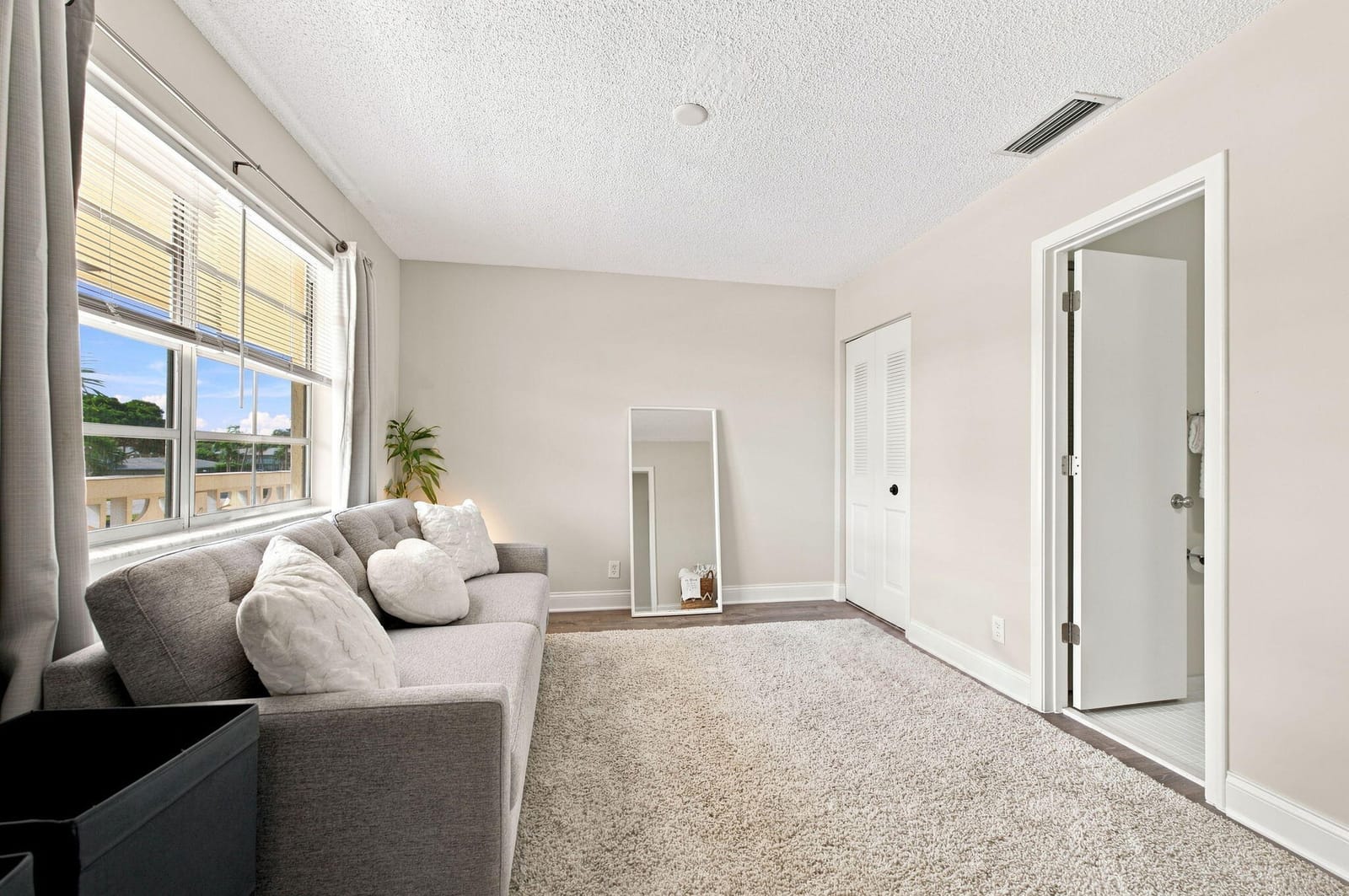 1121 CACTUS Terrace 203 — photo 5