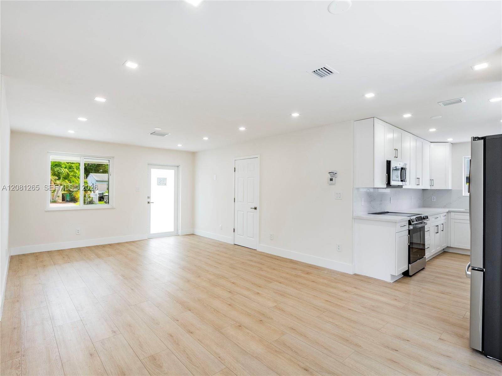 254 SW 4th Street — photo 8