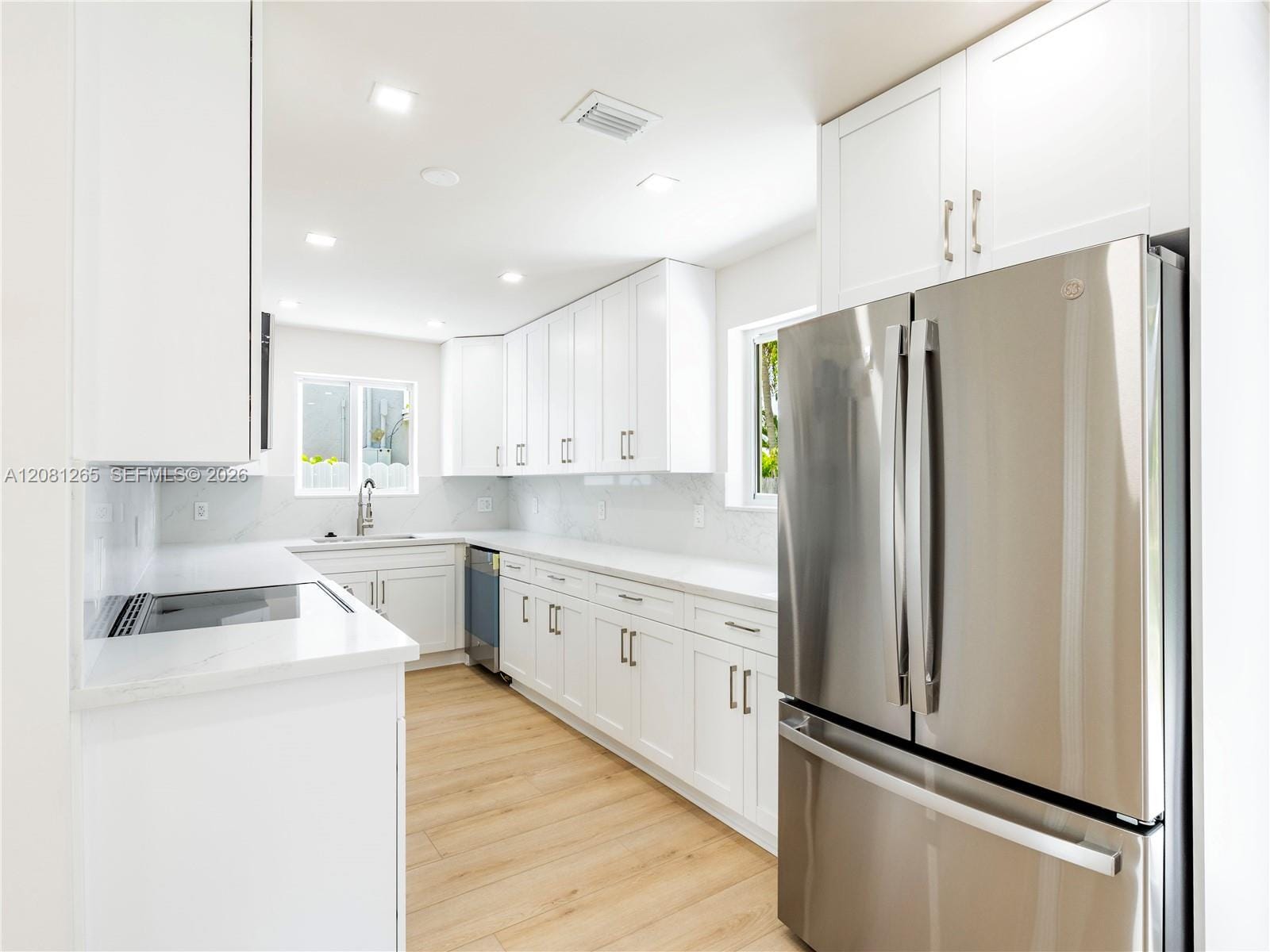 254 SW 4th Street — photo 9