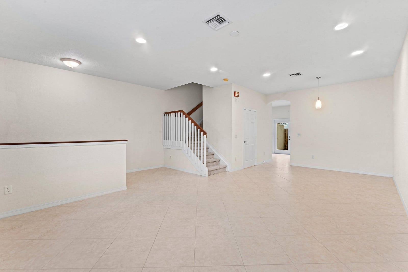 118 Seagrape Drive 107 — photo 3