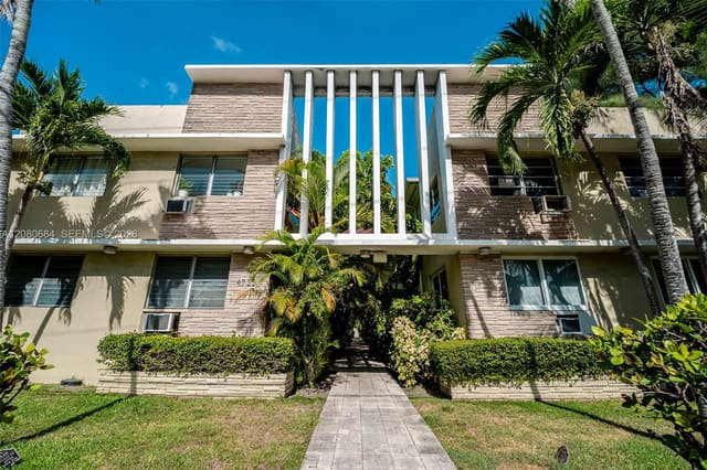 4730 Pine Tree Drive 17, Miami Beach, FL 33140