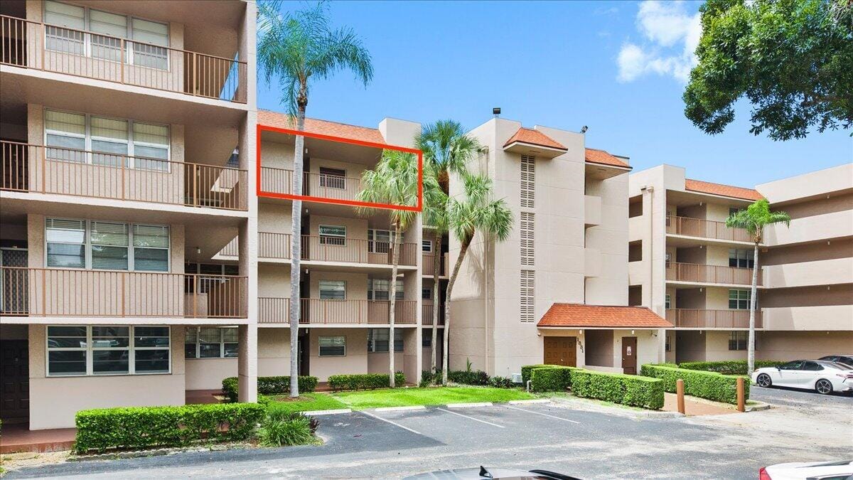 1831 Sabal Palm Drive 403 — photo 2