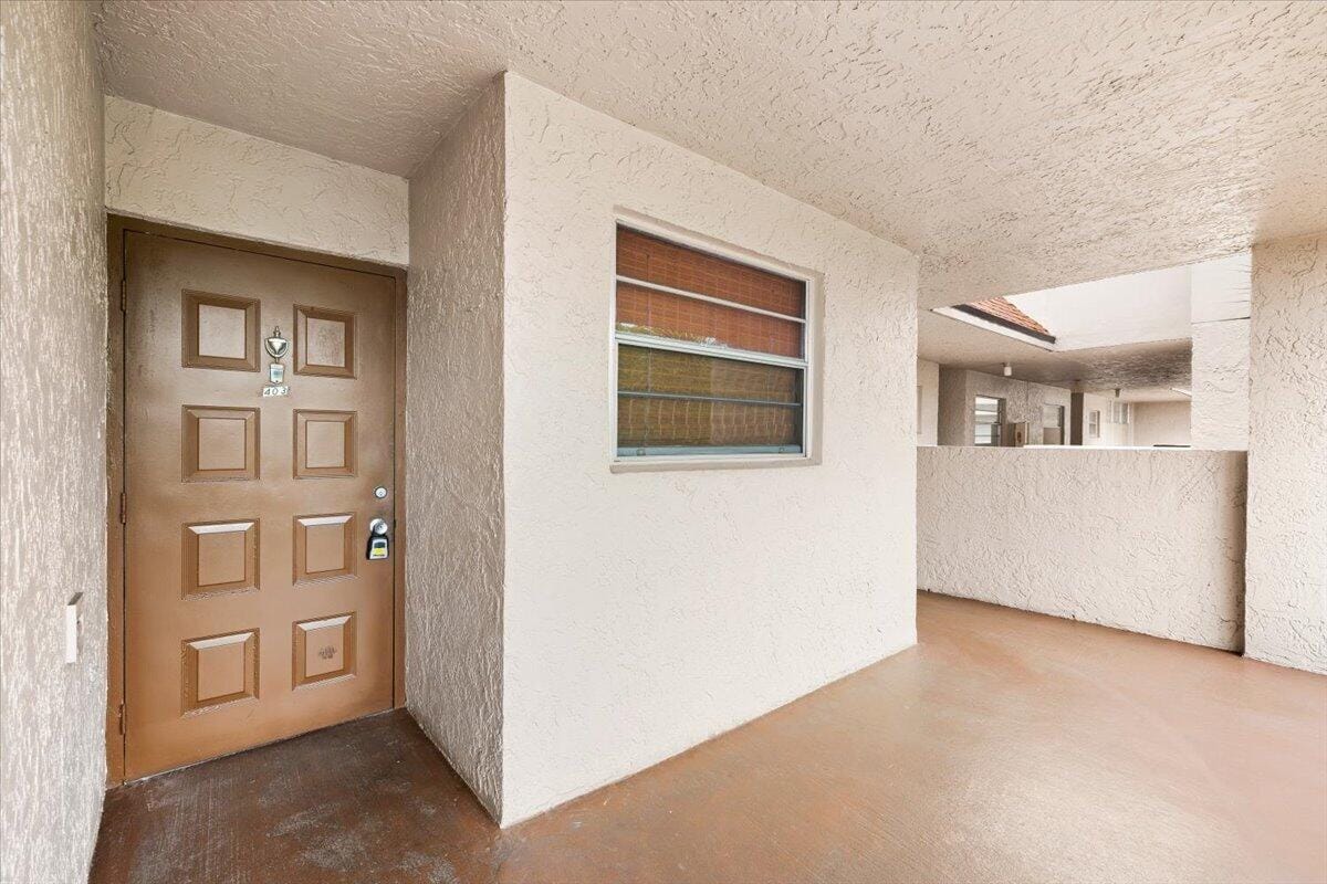 1831 Sabal Palm Drive 403 — photo 3