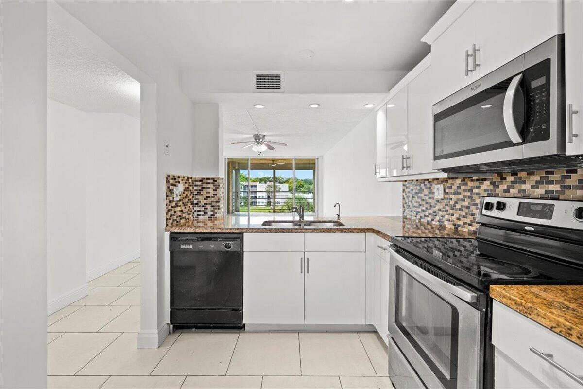 1831 Sabal Palm Drive 403 — photo 7