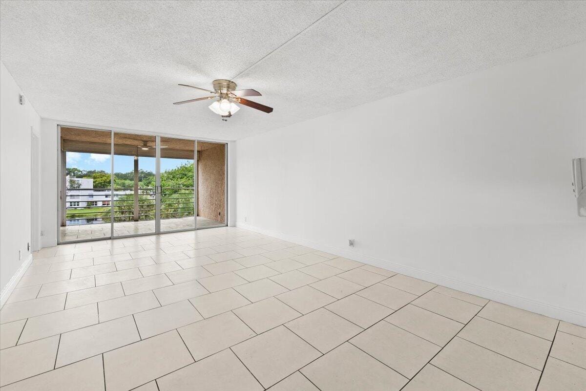 1831 Sabal Palm Drive 403 — photo 9