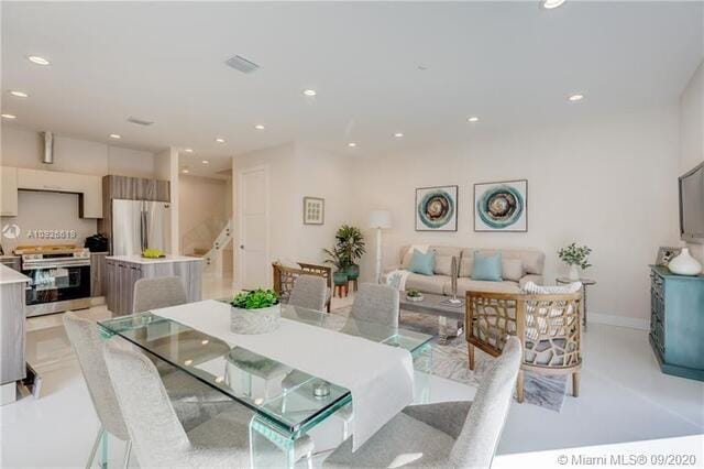 686 NE 43RD Street — photo 4