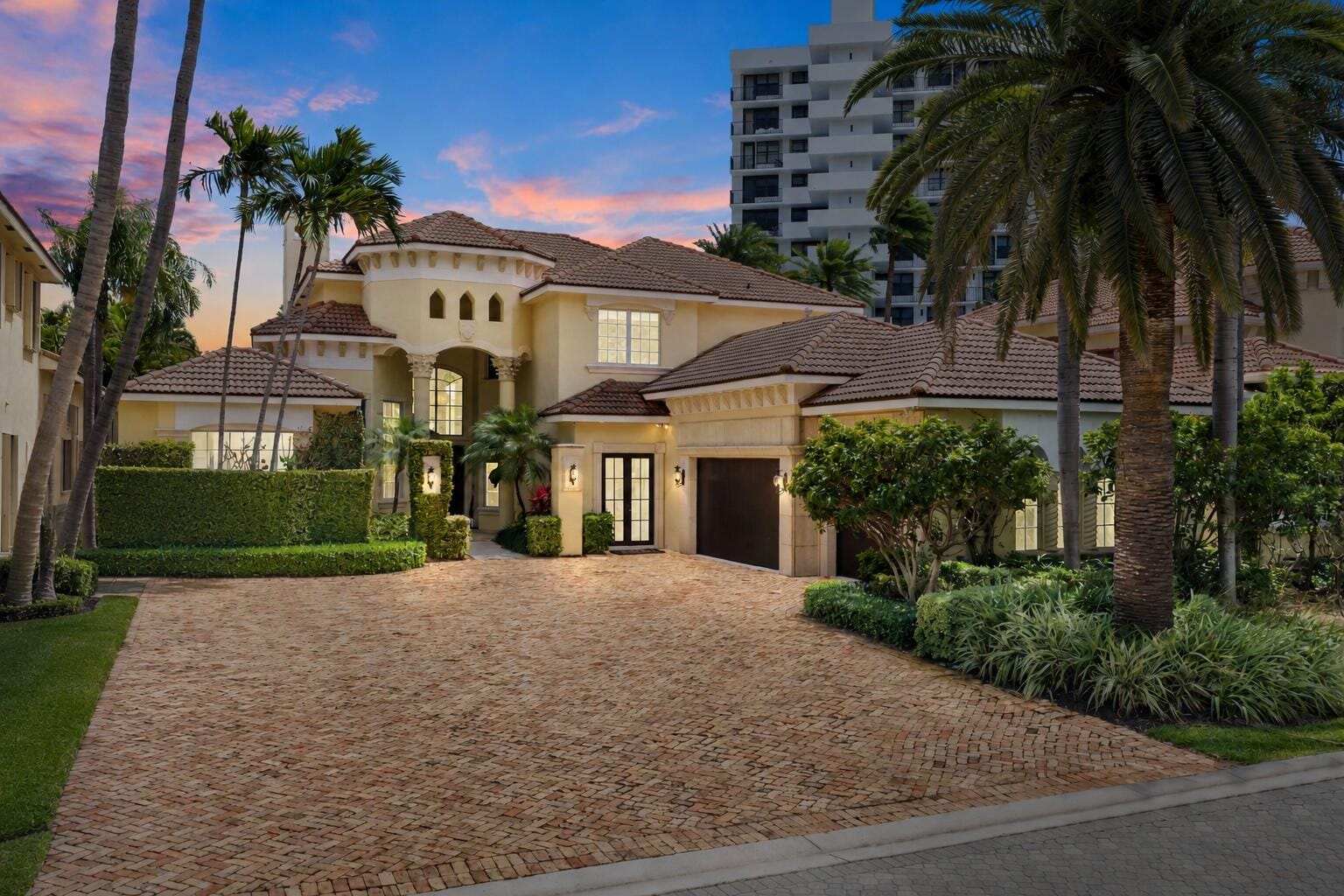 1019 Grand Court, Highland Beach, FL 33487