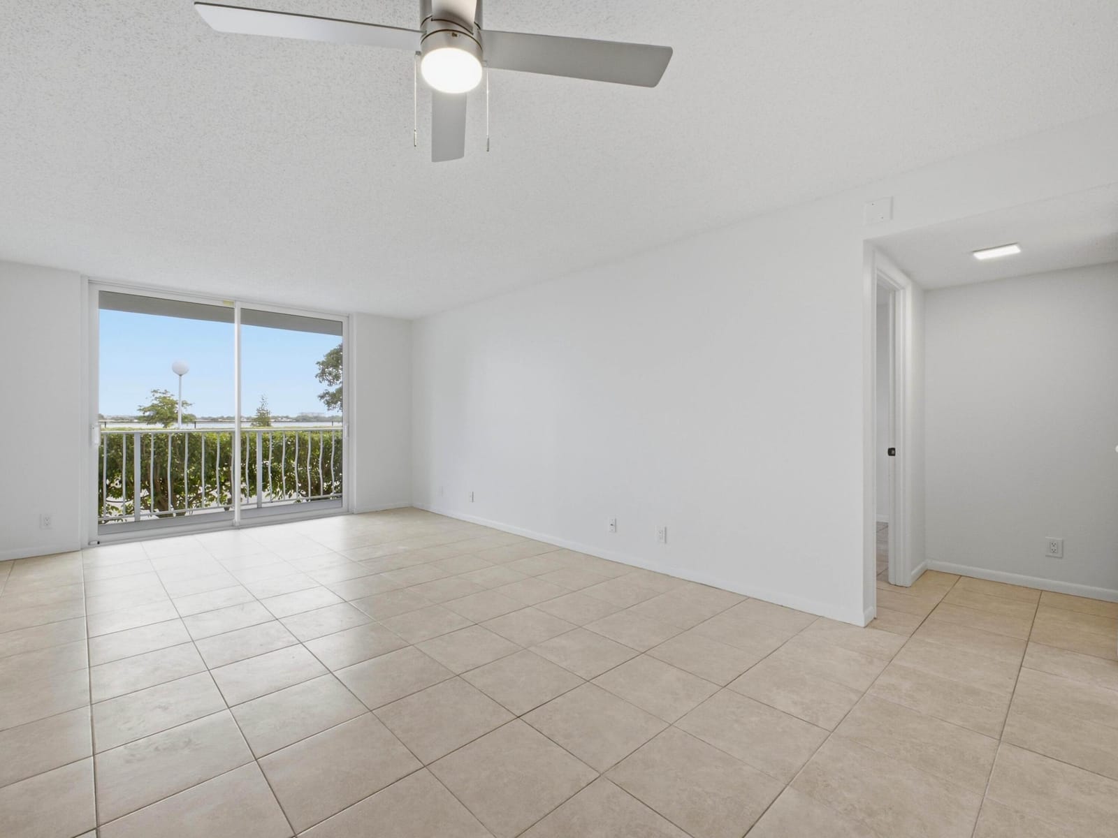 480 Executive Center Drive 1C — photo 5