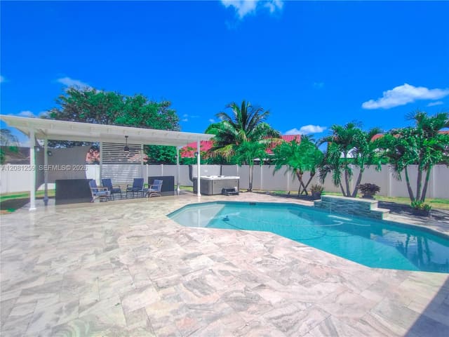 5780 Sun Pointe Circle, Boynton Beach, FL 33437