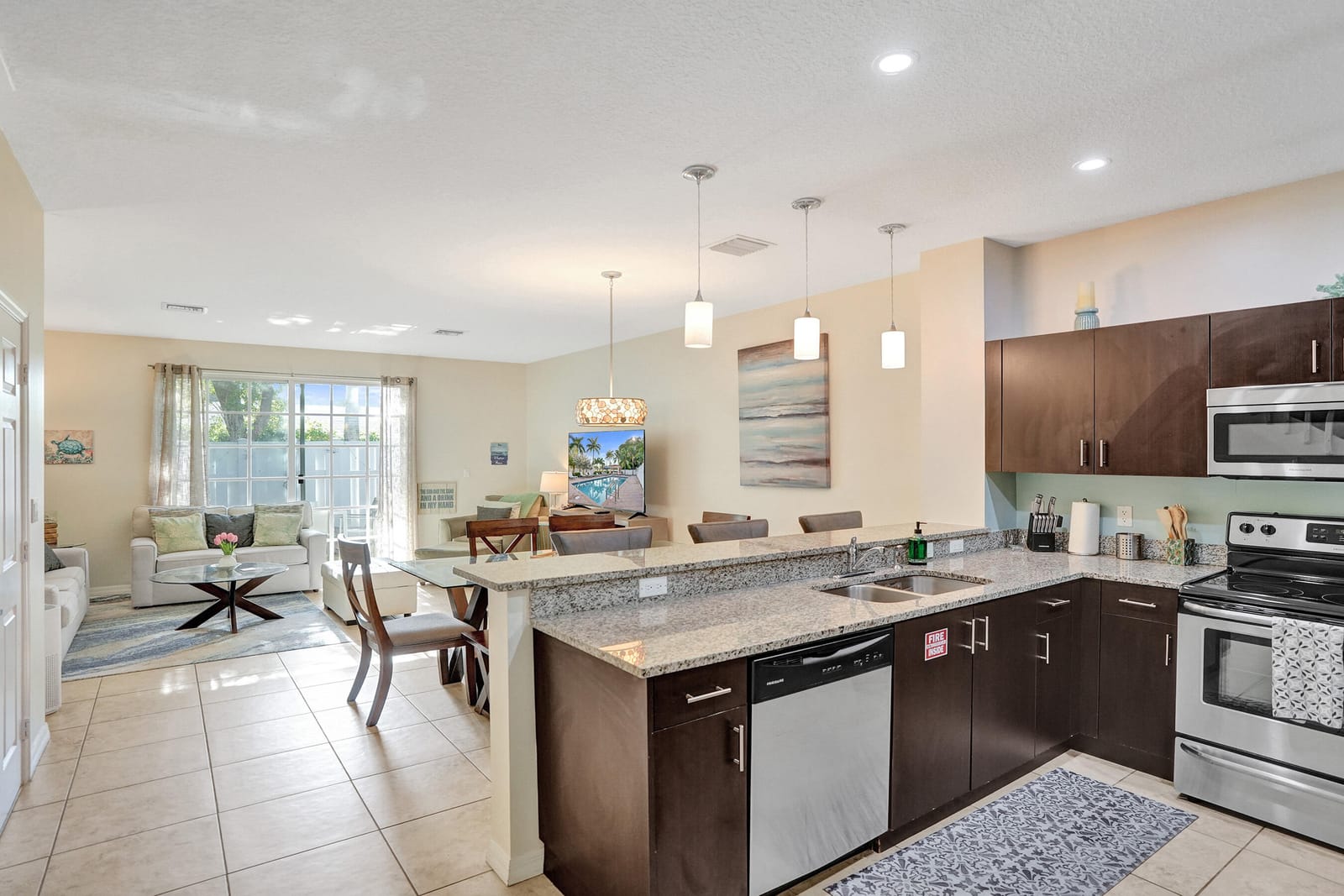 2353 SE 5TH Street 2353 — photo 3