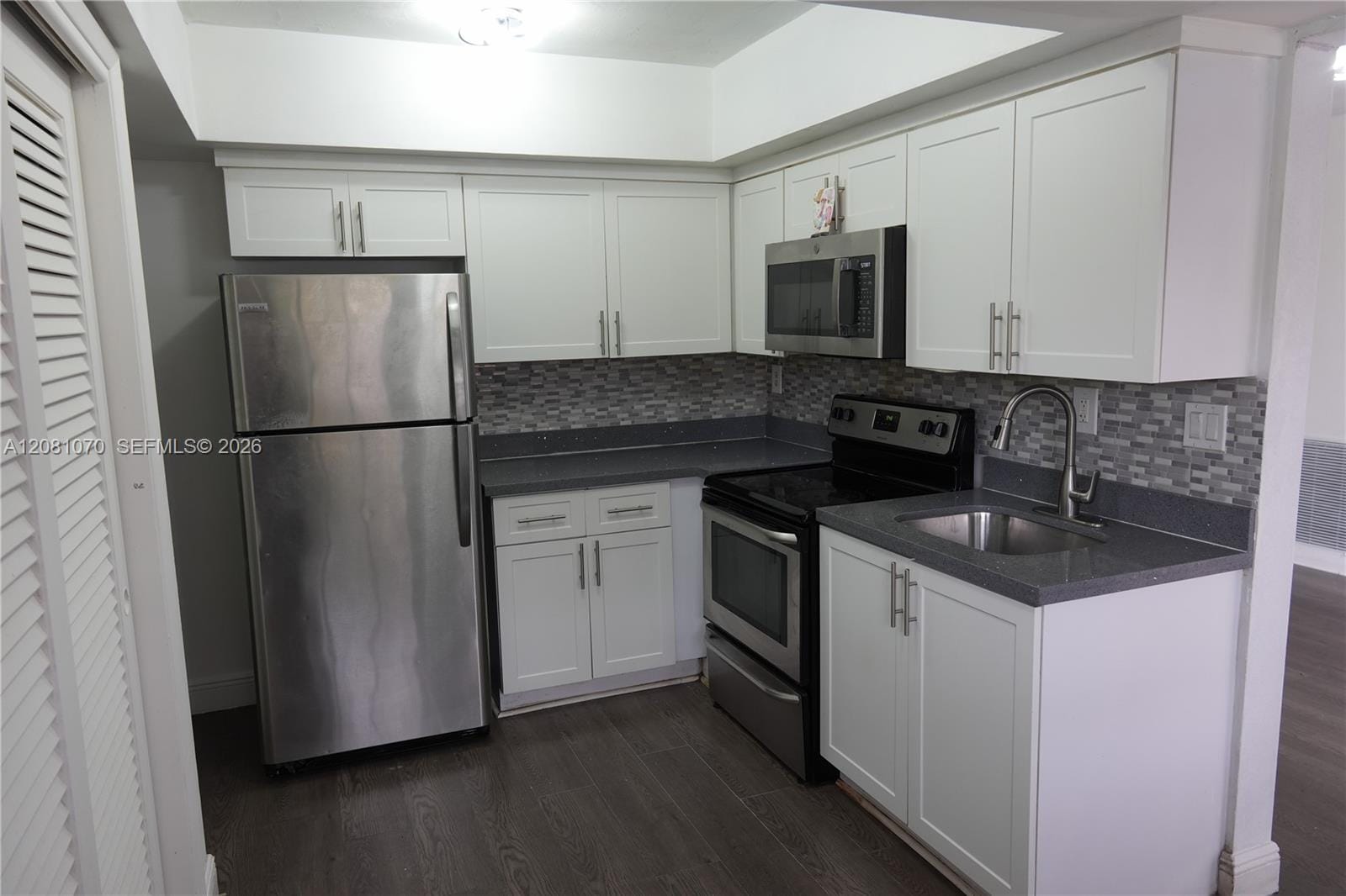 2081 Utopia Drive — photo 10