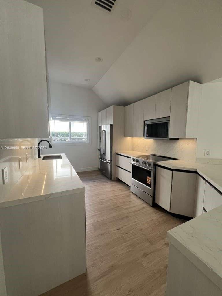 211 SW 29th Road — photo 4