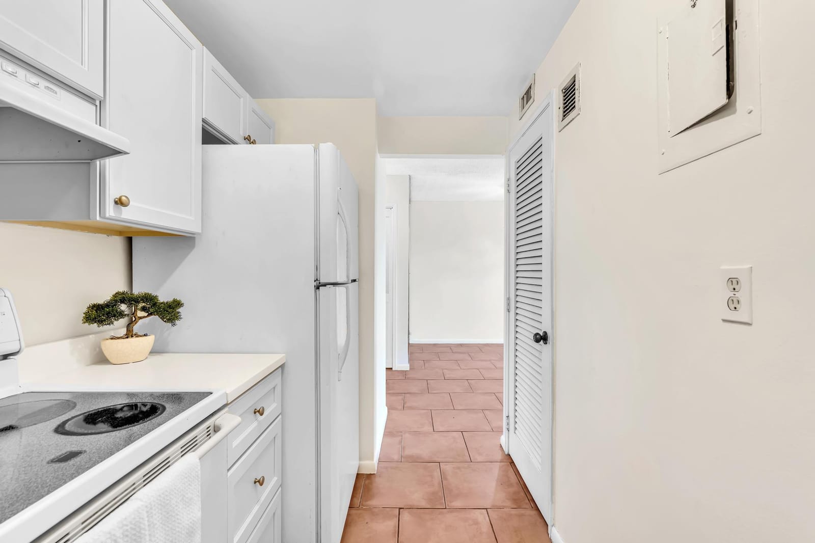 900 NE 18th Avenue 803 — photo 11