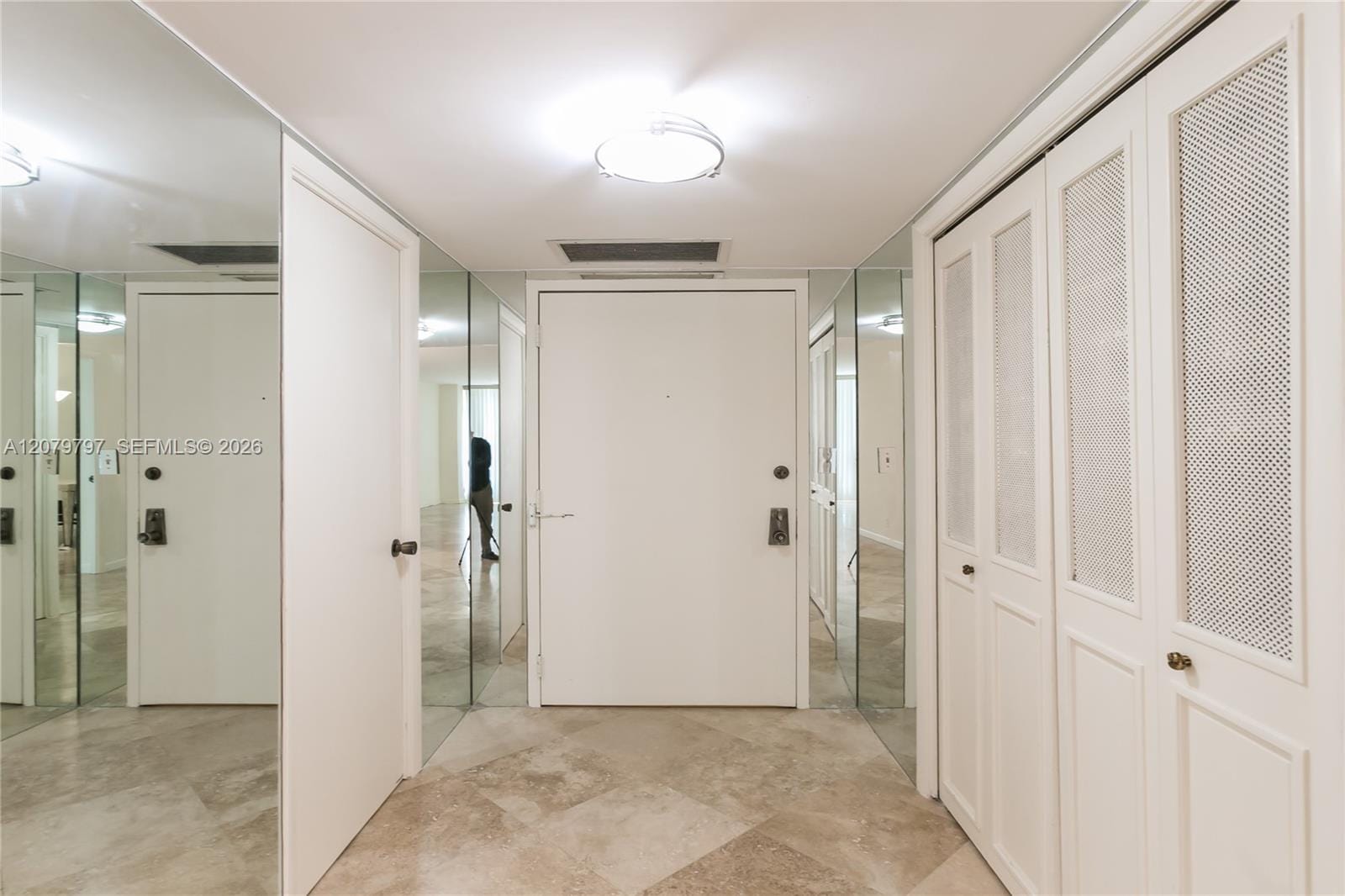 2100 S Ocean Lane 904 — photo 3