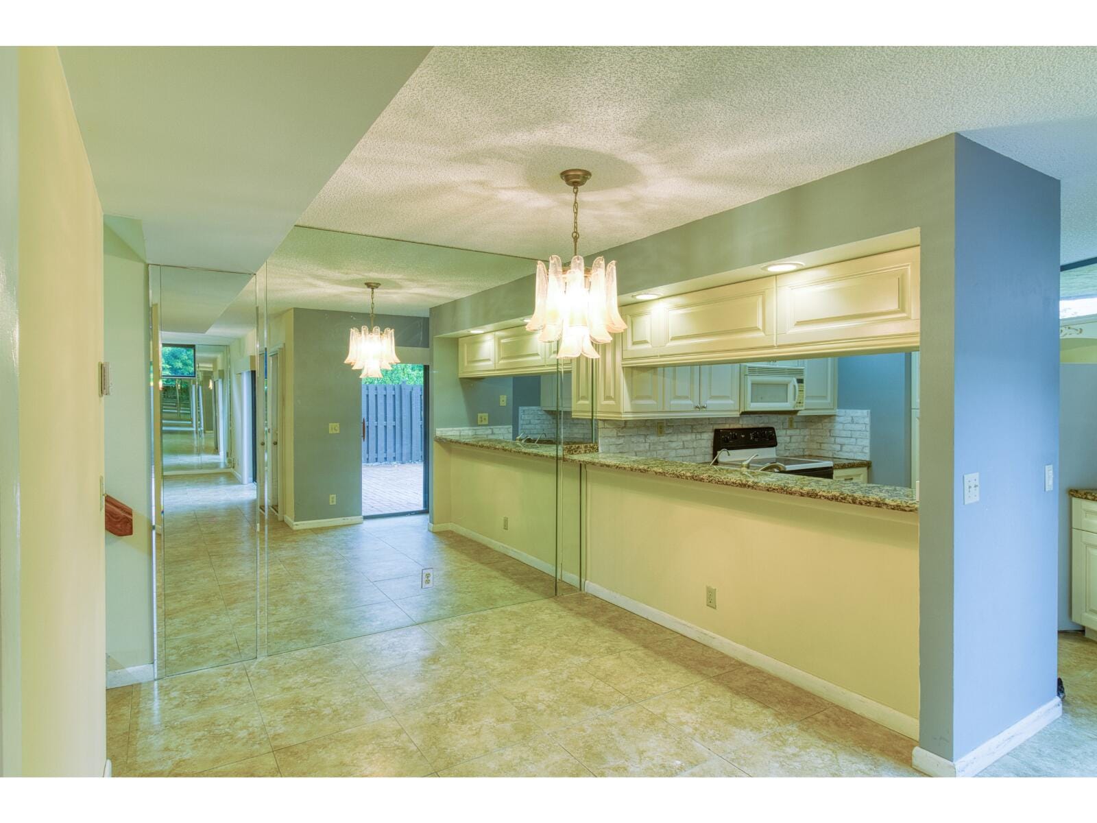 23078 Oxford Place Apt D — photo 9