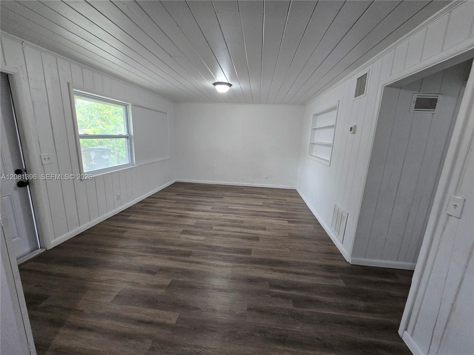 4000 Greenwood Avenue 2 — photo 2