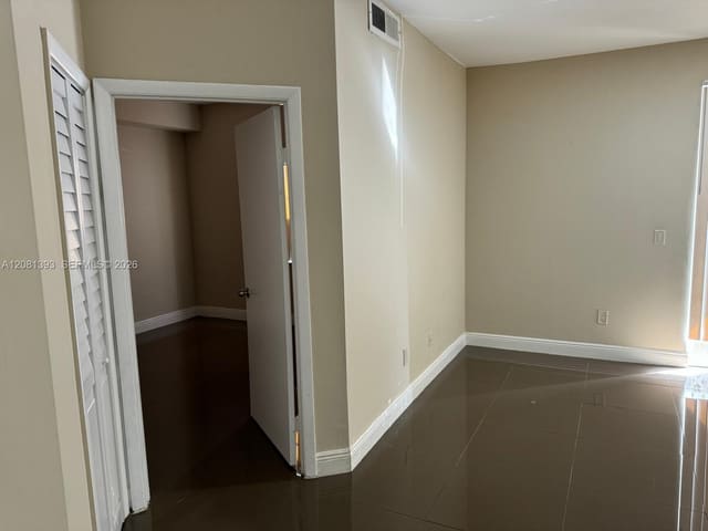 18324 NW 68th Avenue B, Hialeah, FL 33015