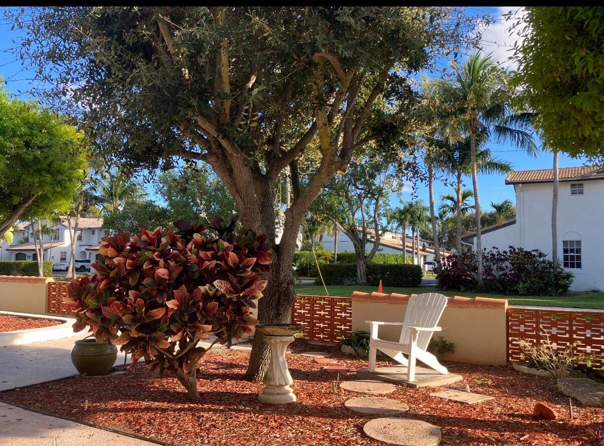 371 SW 8TH 0011 — photo 7