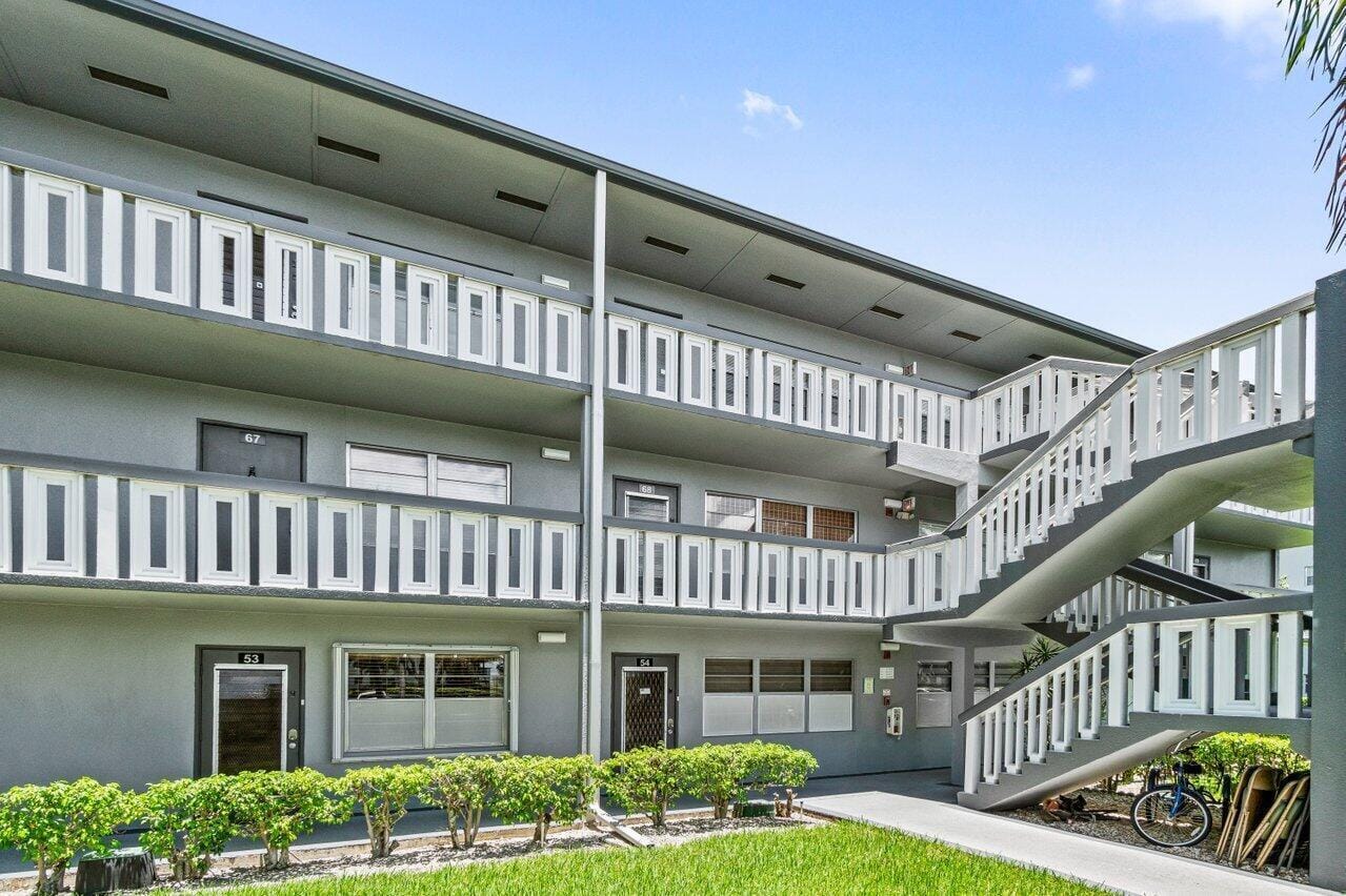 68 Suffolk B 680, Boca Raton, FL 33434