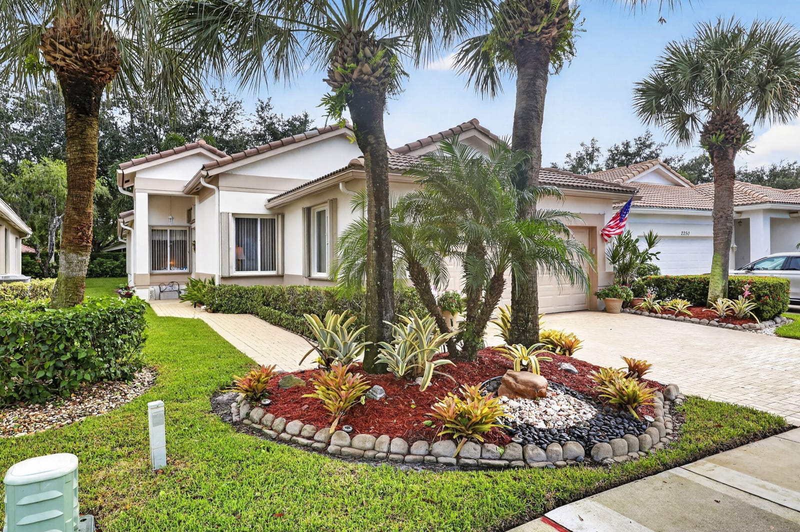 2260 Sapphire Circle — photo 1