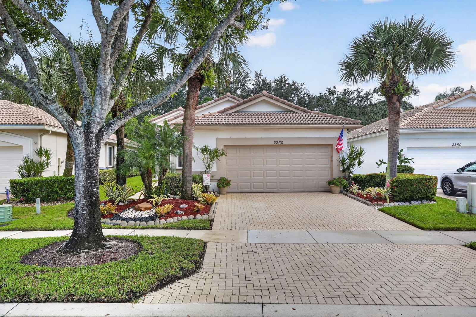 2260 Sapphire Circle — photo 3