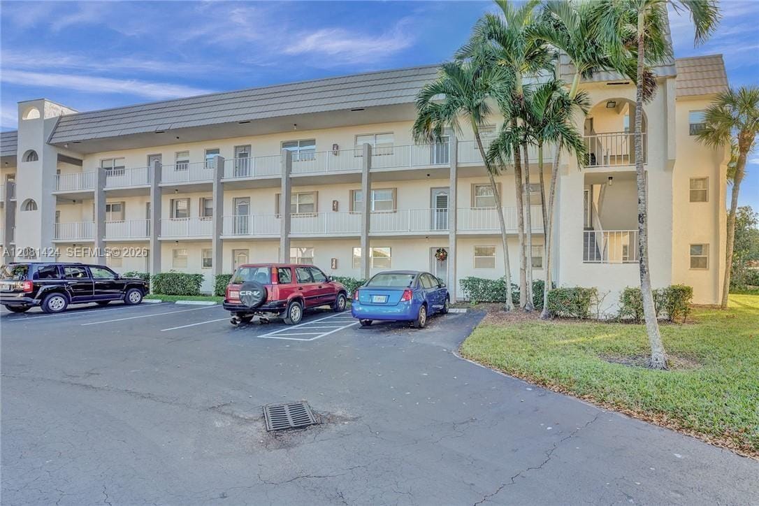 8325 Sunrise Lakes Boulevard 212, Sunrise, FL 33322