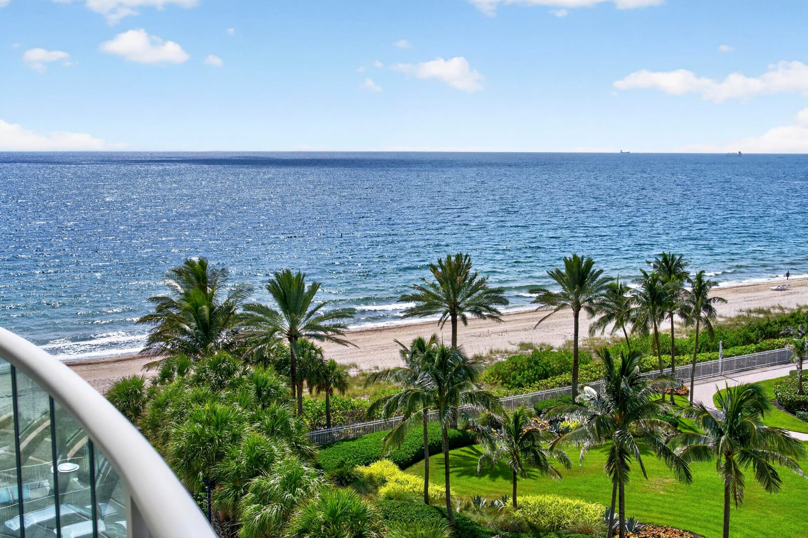 3400 GALT OCEAN Drive 606S