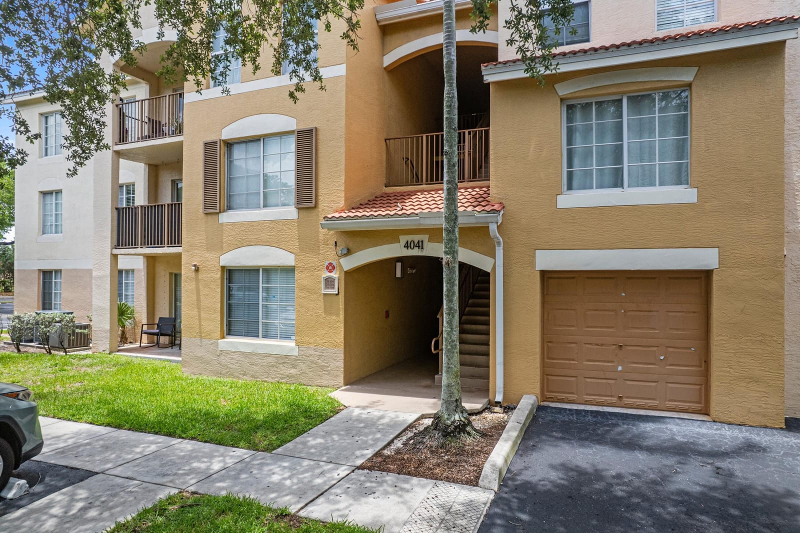 4041 SAN MARINO Boulevard 202 — photo 2