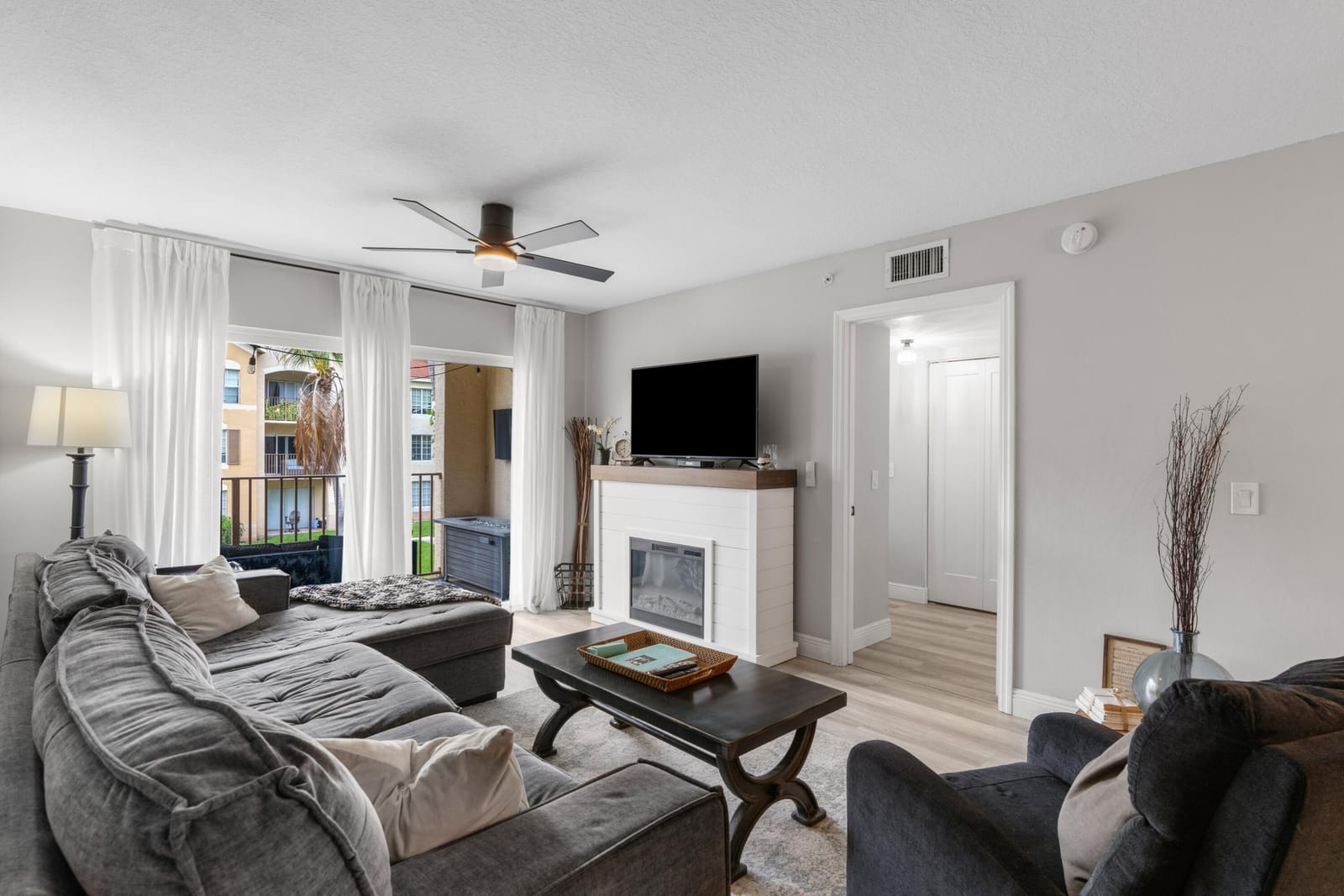 4041 SAN MARINO Boulevard 202 — photo 3