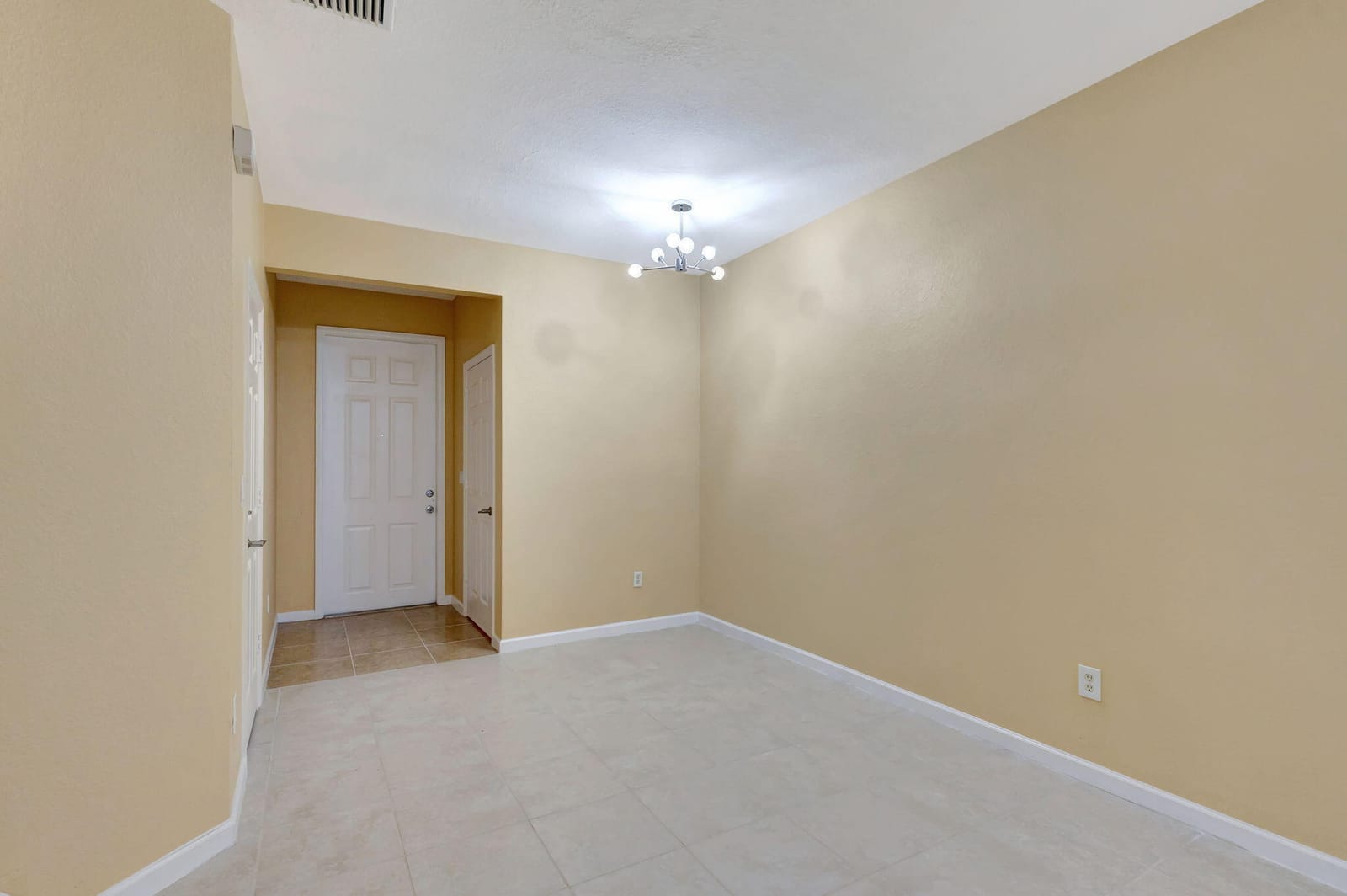 1302 LUCAYA Drive — photo 4