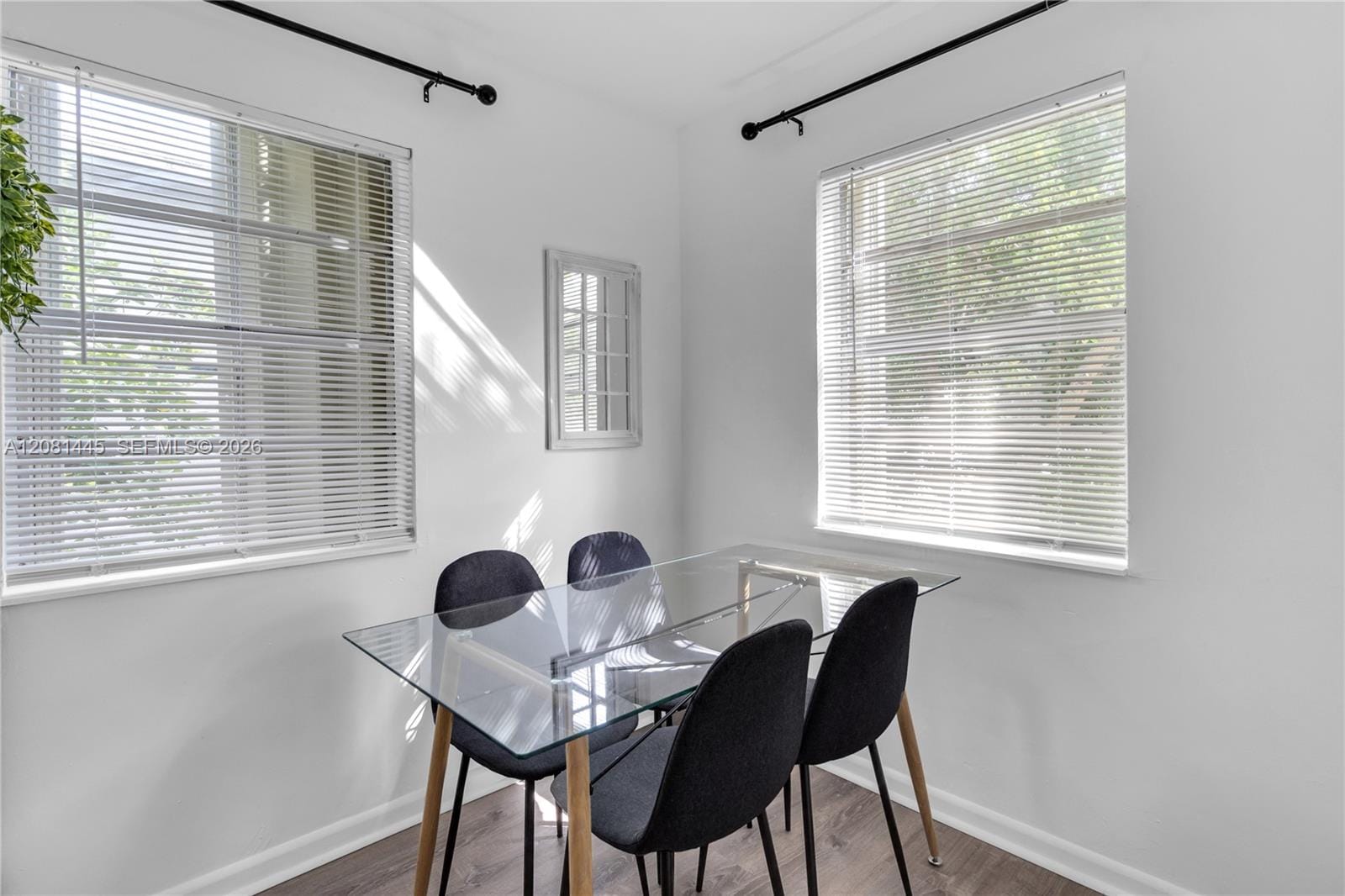 925 SW 15th Avenue . — photo 3