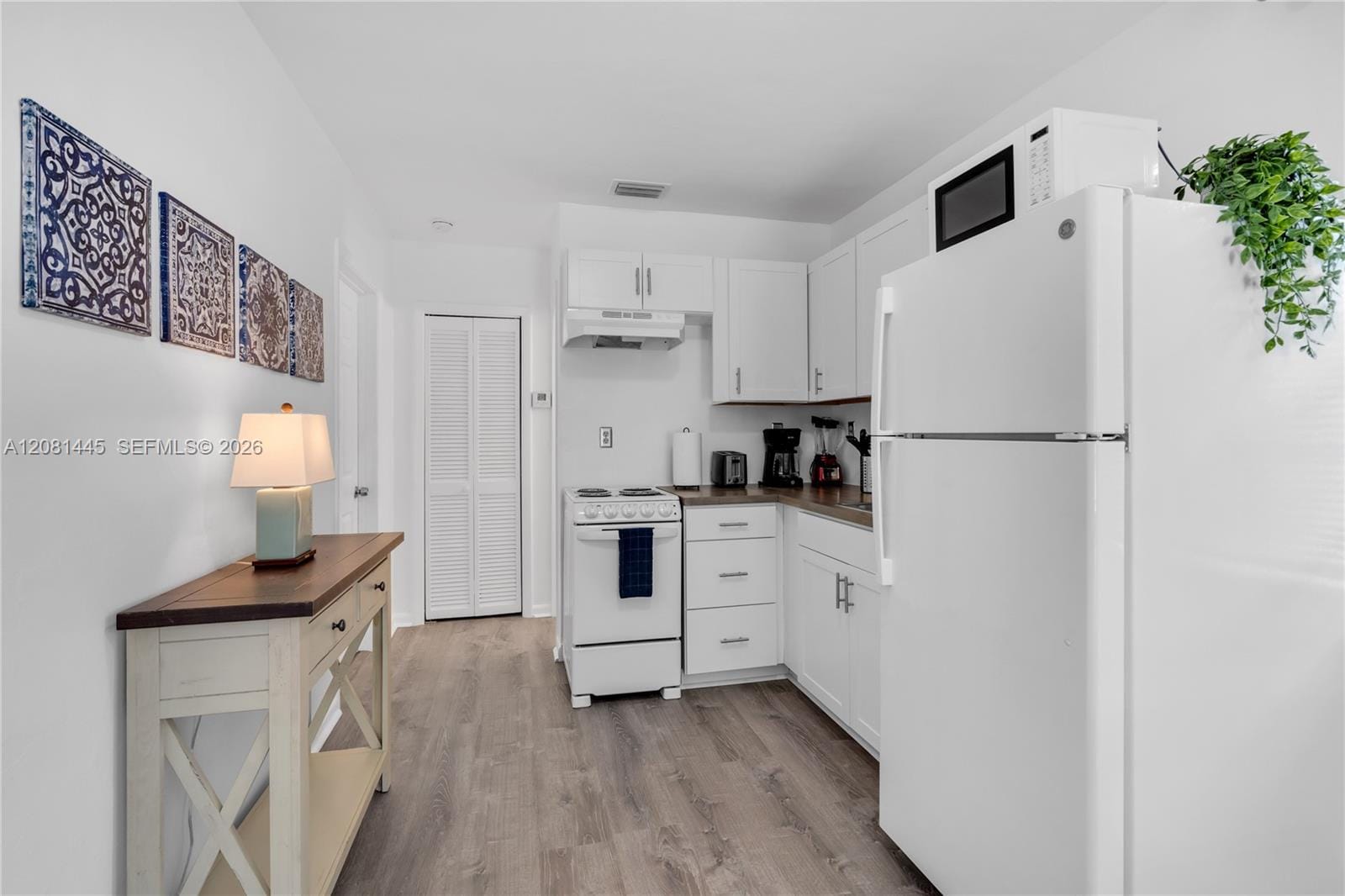 925 SW 15th Avenue . — photo 4