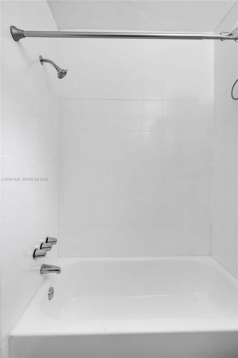 925 SW 15th Avenue . — photo 8