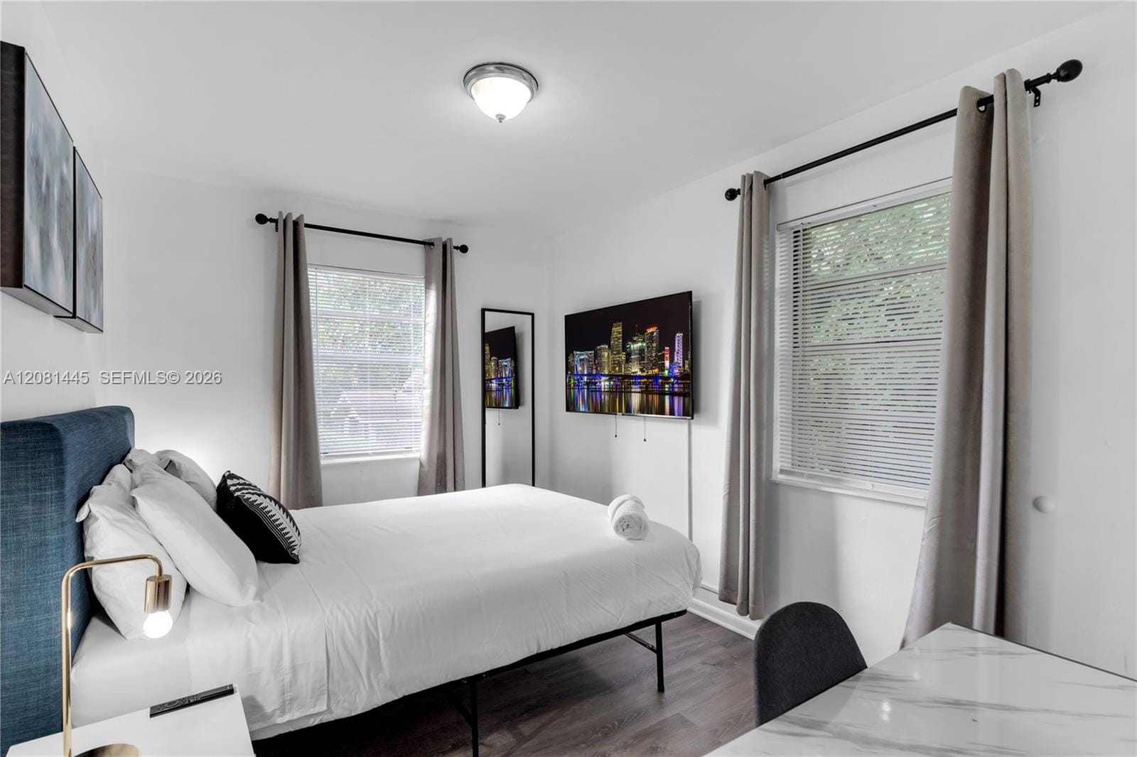 925 SW 15th Avenue . — photo 10