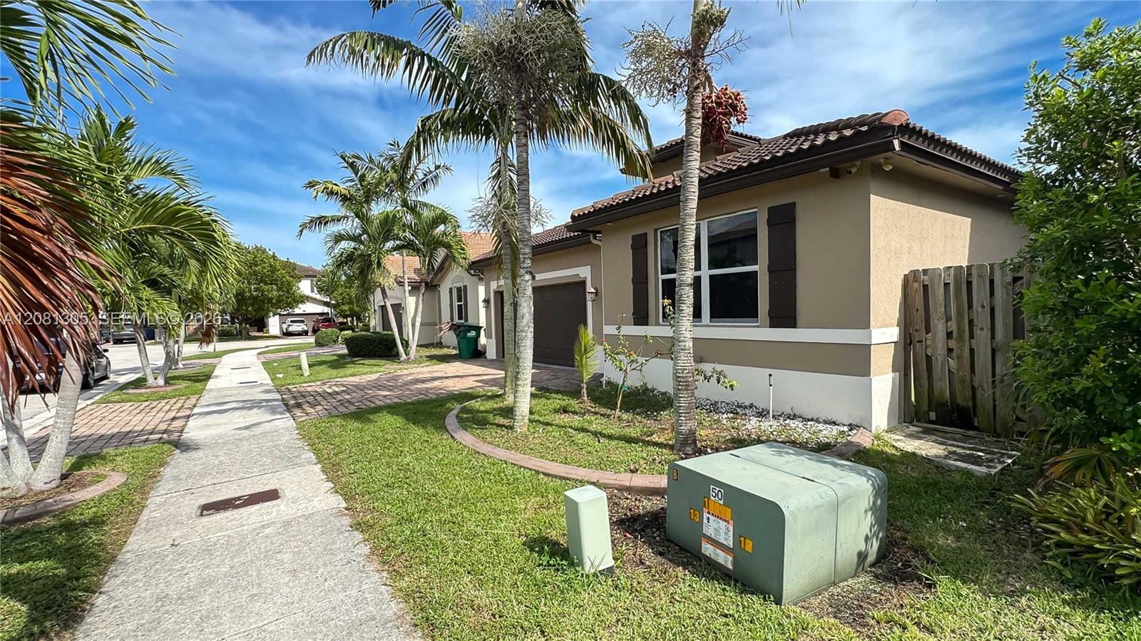 11828 SW 253rd Street — photo 3