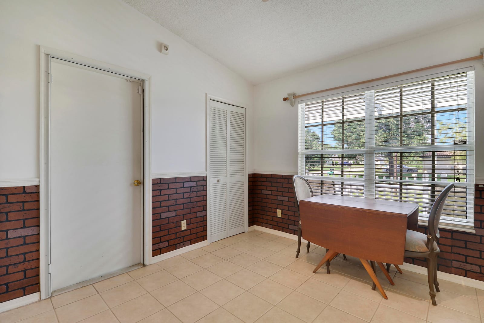 1137 SW CURTIS Street — photo 9