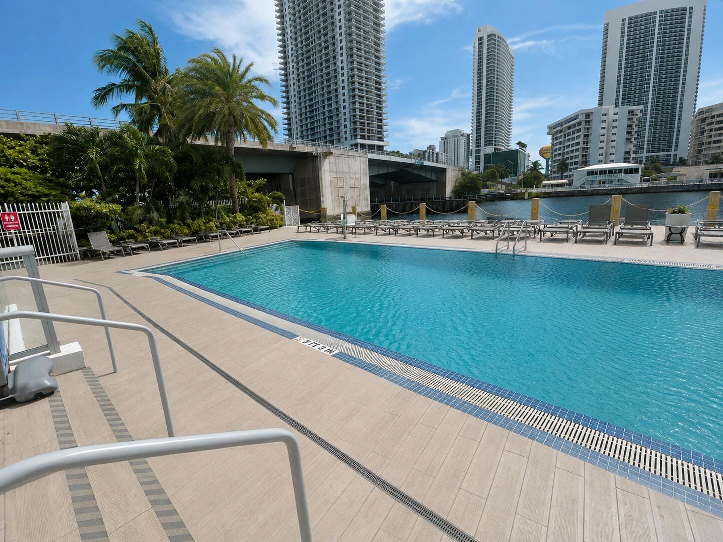 2602 E HALLANDALE BEACH Boulevard R403 — photo 7