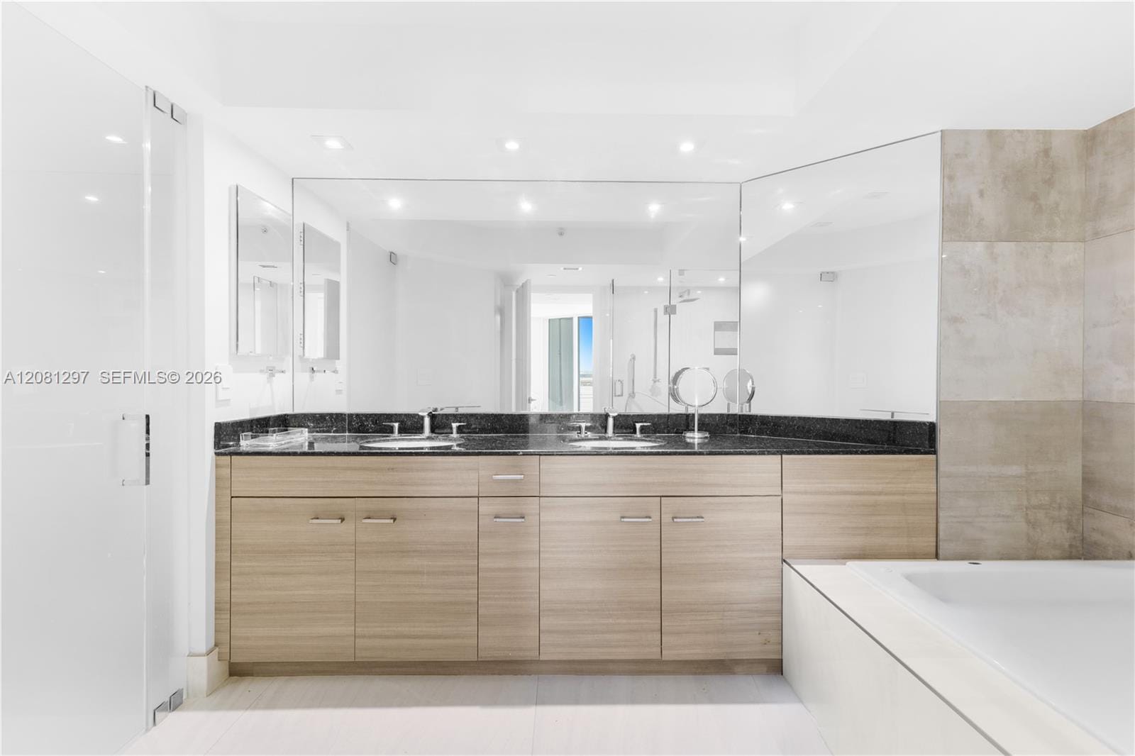21055 Yacht Club Drive 2807, Aventura, FL 33180 photo 18