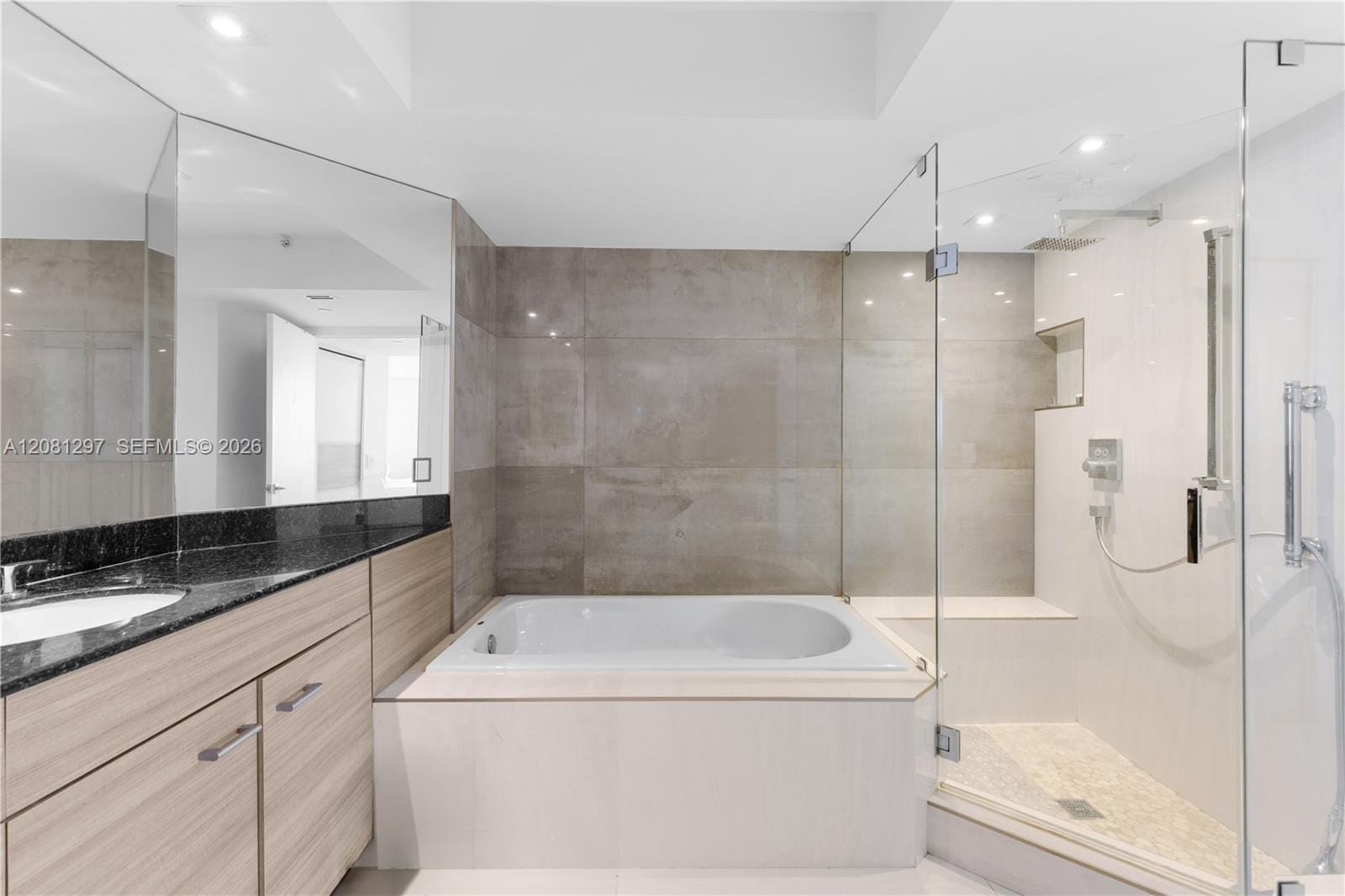 21055 Yacht Club Drive 2807, Aventura, FL 33180 photo 19