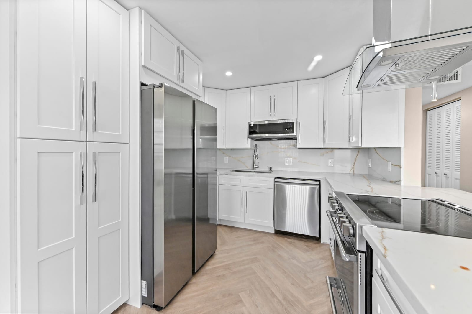 4055 Wolverton C — photo 11