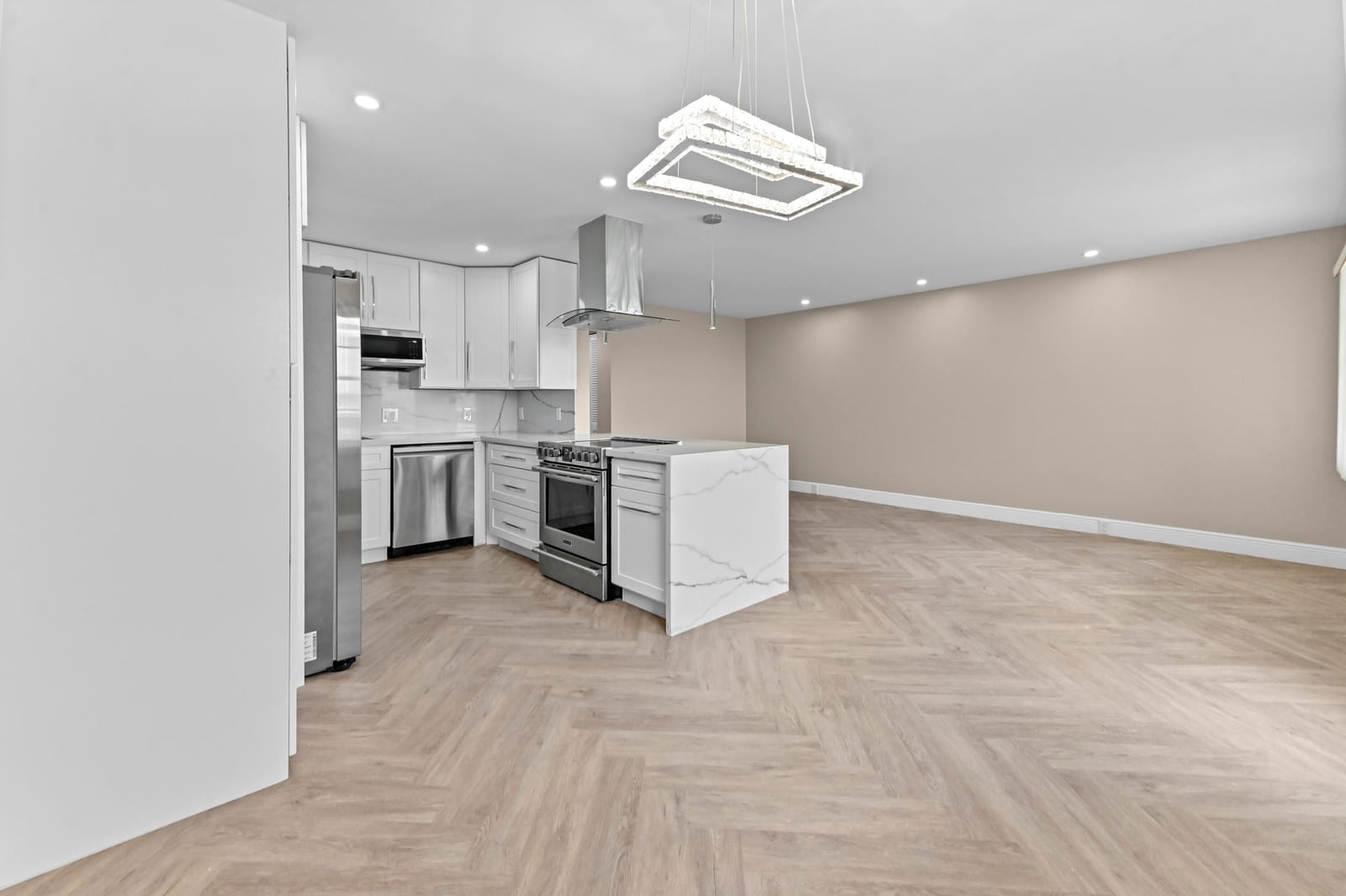 4055 Wolverton C — photo 10
