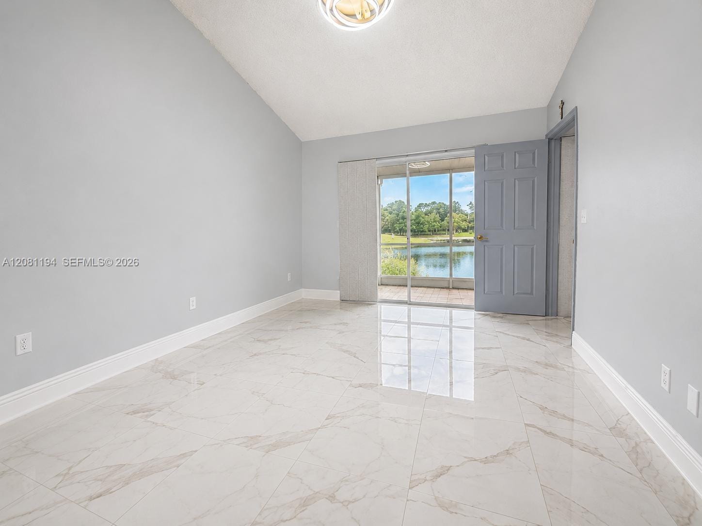 6100 Bear Creek Court — photo 2