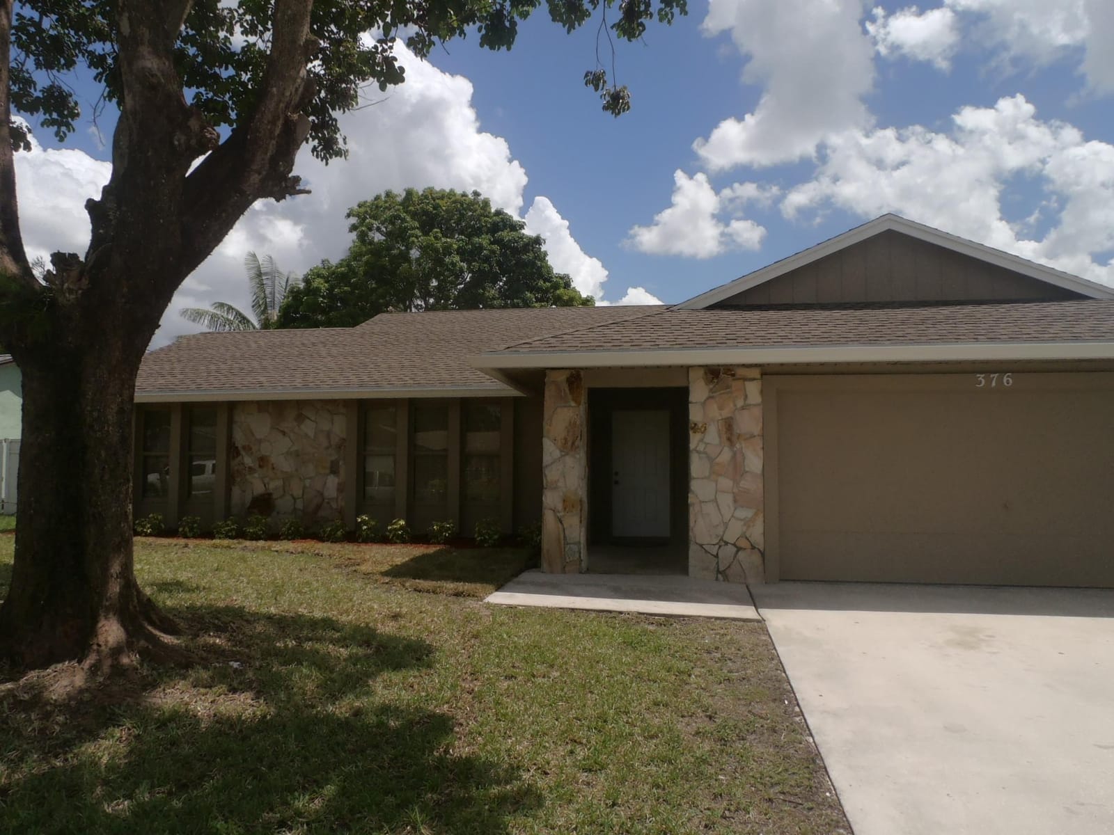 376 La Mancha Avenue, Royal Palm Beach, FL 33411