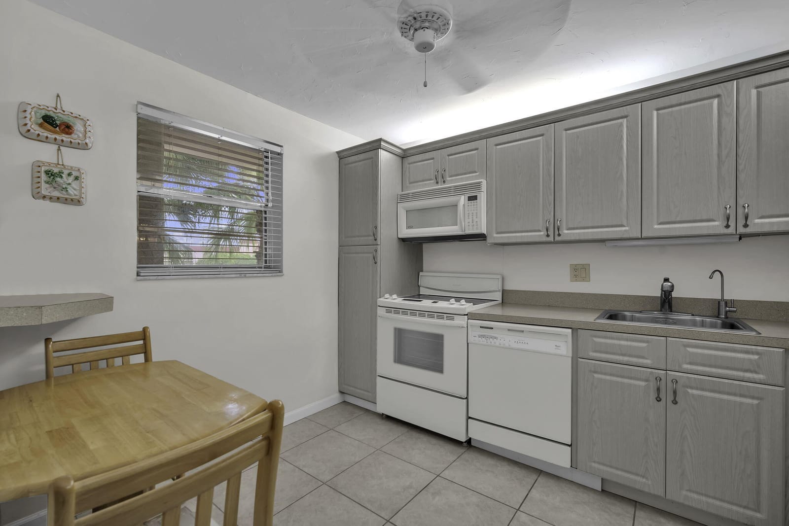 3231 Holiday Springs Boulevard 306 — photo 3