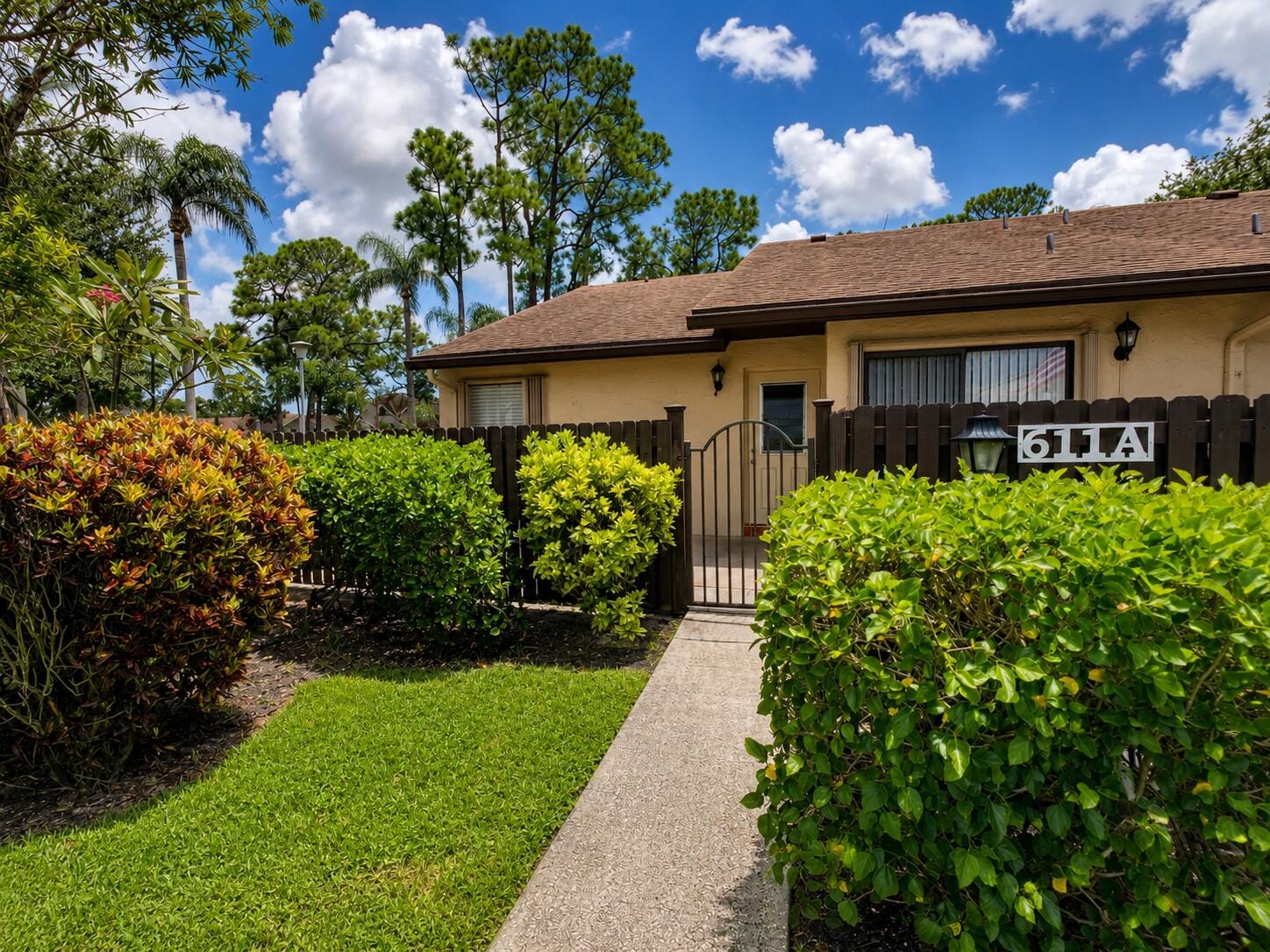 611 Sea Pine Way A — photo 1