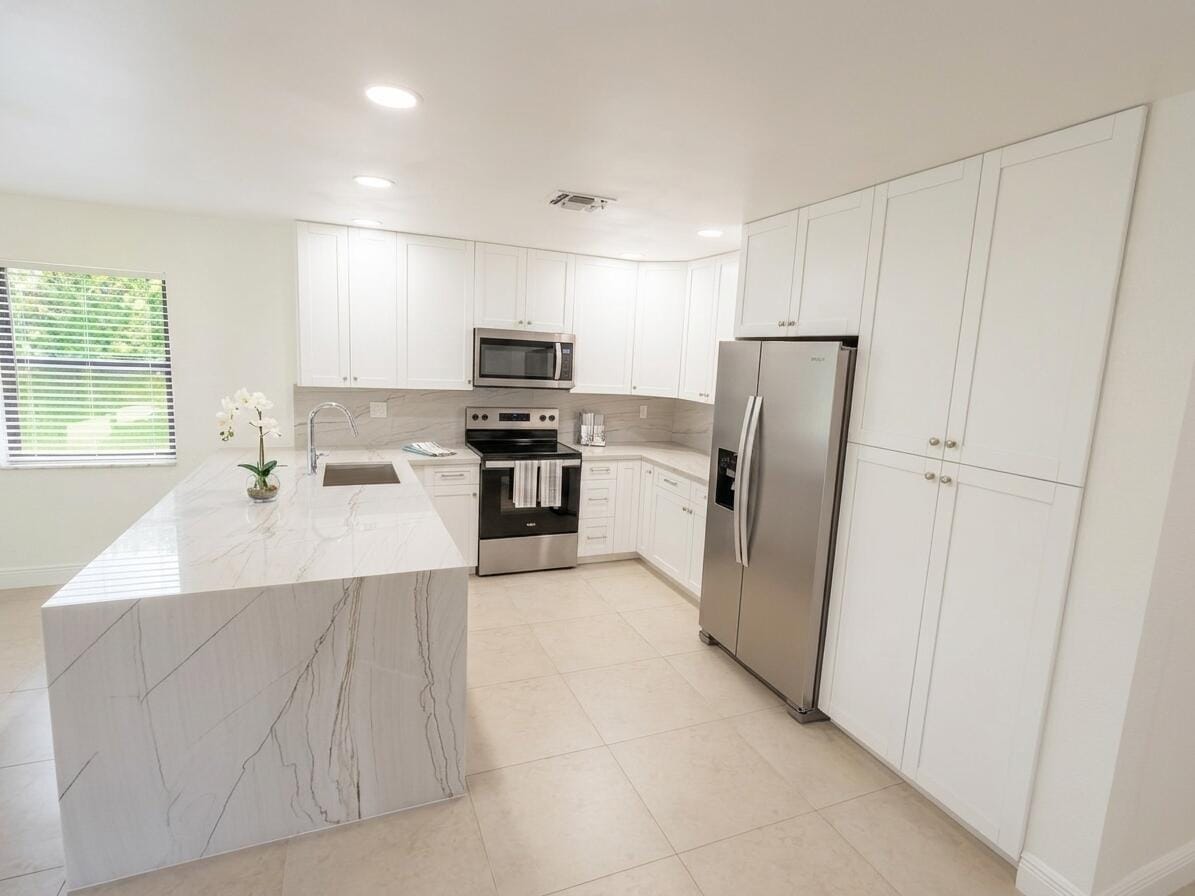 3257 BEECHBERRY Circle, Davie, FL 33328 photo 3